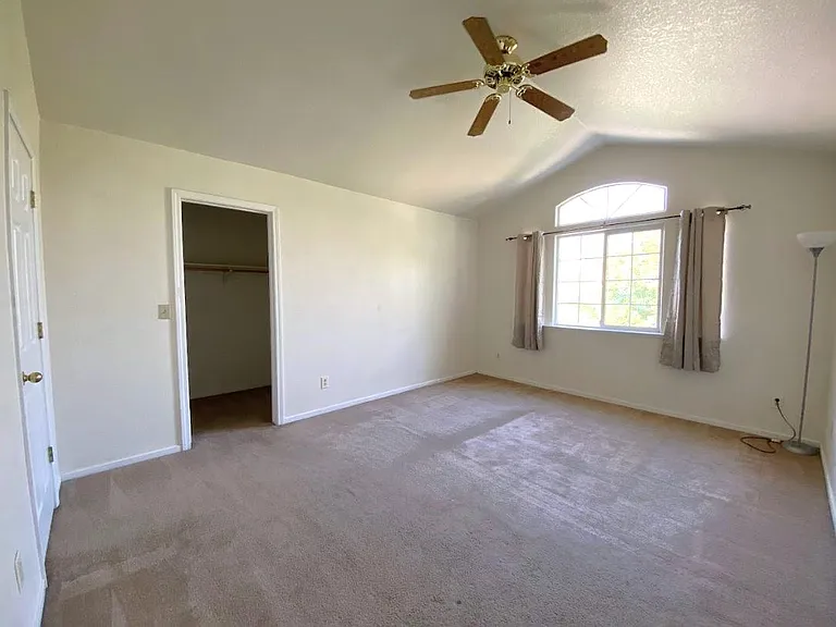 3125 Campus Dr — Photo 19