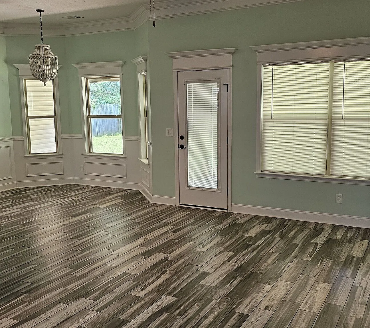 3 bed, 2.0 bath, 1500 sqft, $2,000 — Photo 3