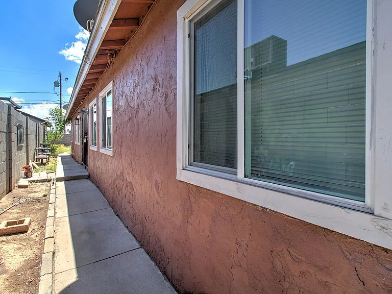 1501 E Roosevelt St #4 — Photo 6