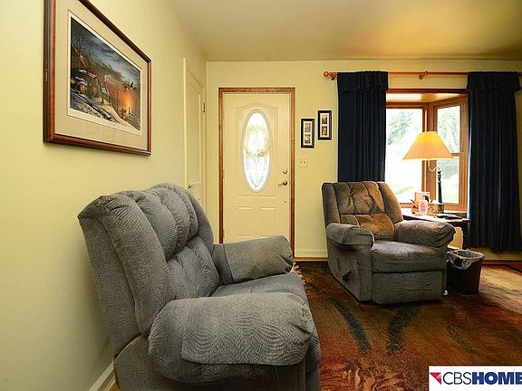 3rd image of 5822 Oak St