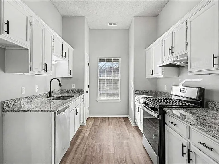 79 Water View Dr — Photo 2
