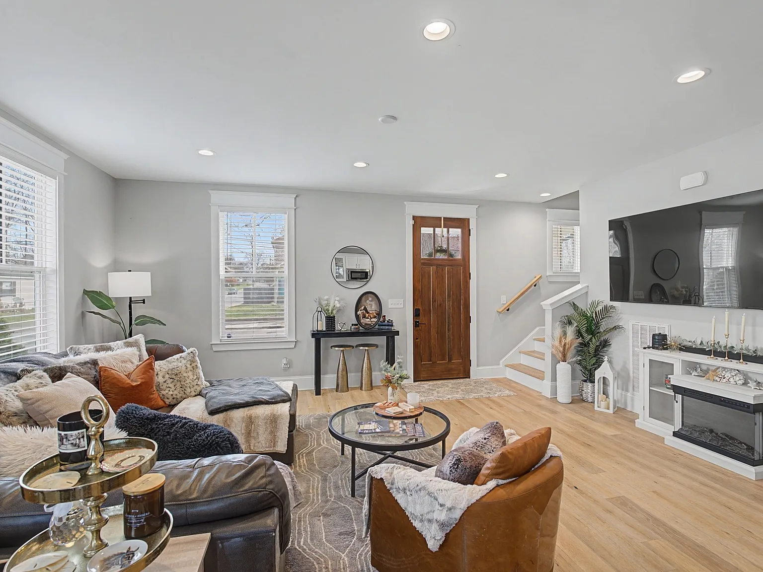 4 bed, 2761 sqft, $6,000 — Photo 3