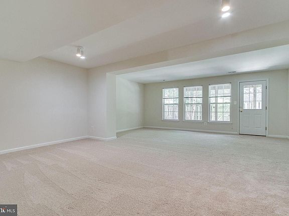 4th image of 8074 Horseshoe Cottage Cir