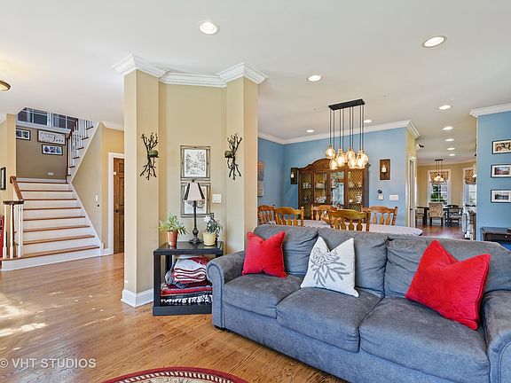 3rd image of 6528 N Trumbull Ave