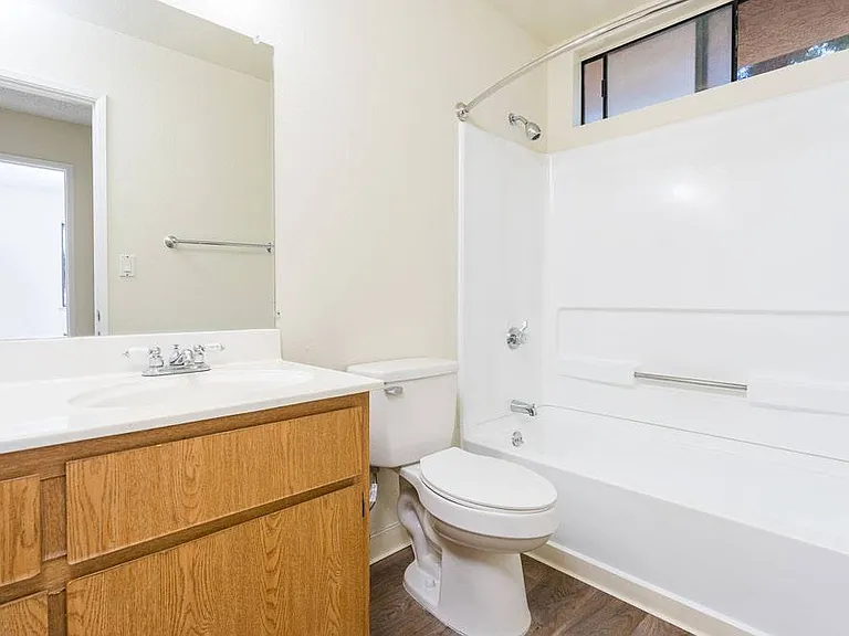 Mission Sierra Apartments — Photo 27