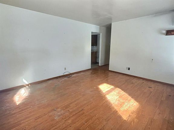 2nd image of 2059 Brenda Dr