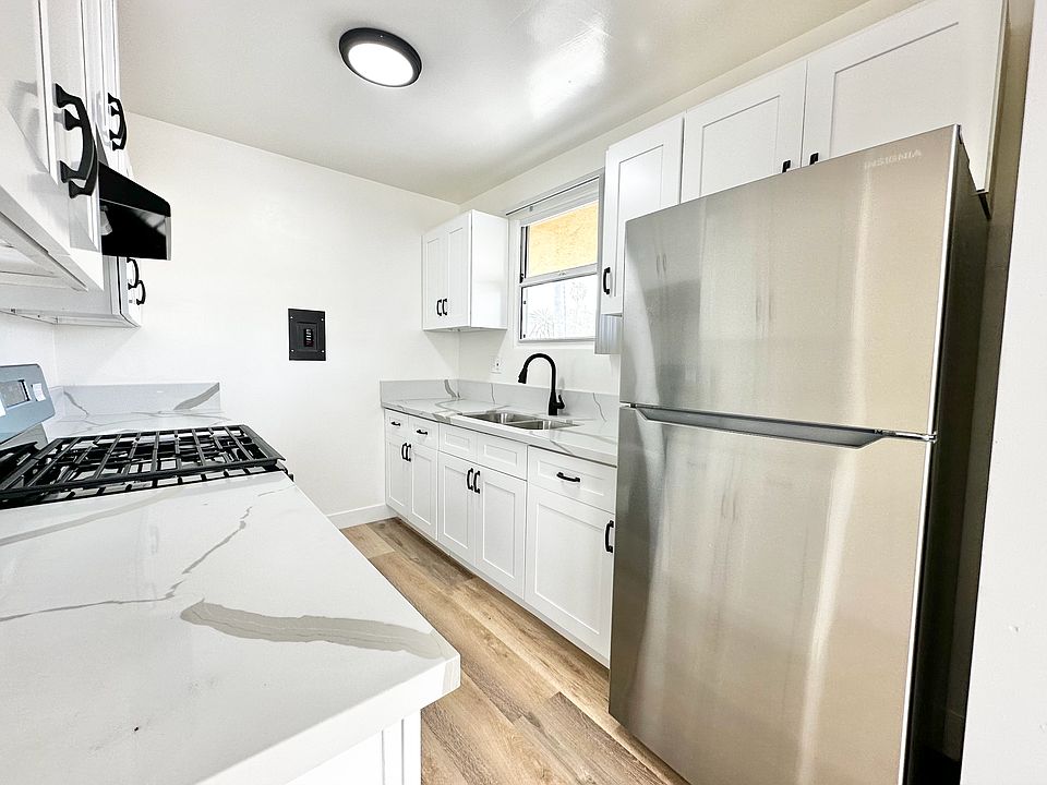 1st image of 926 4th St #10