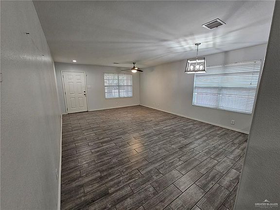 2nd image of 3521 Jackie St