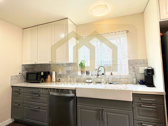 2nd image of 5115 Dawn Ln #A