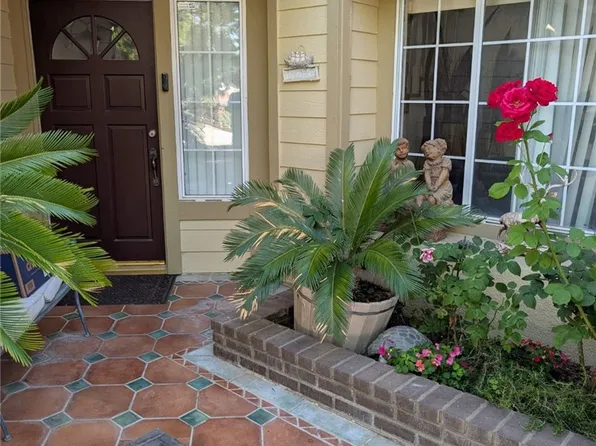 36633 Silverspur Ln, Palmdale, CA 93550