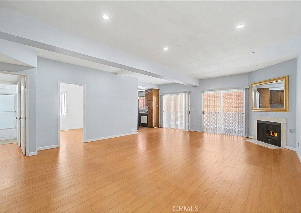 5135 Zelzah Ave APT 100, Encino, CA 91316 | MLS #SB26110308 | Zillow