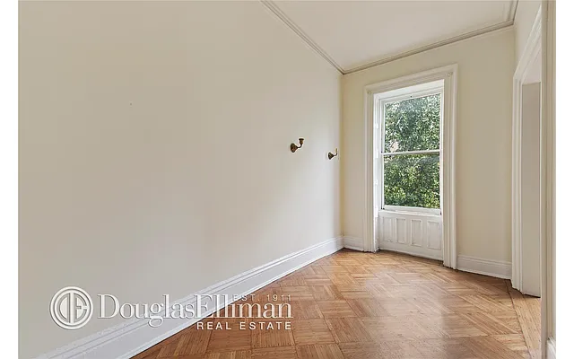 Rented by Douglas Elliman | media 15