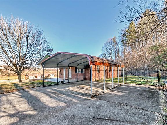 3rd image of 541 Pennell Rd