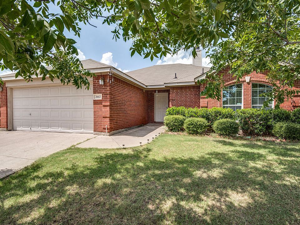 1st image of 2612 Emerald Ln