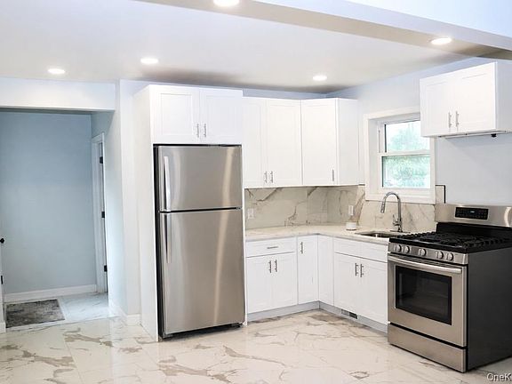 3rd image of 21 Randall Avenue