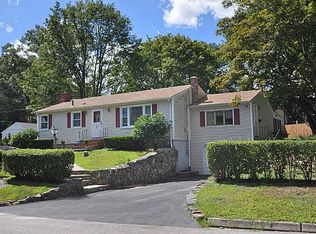 33 Viceroy Rd, Warwick, RI 02886