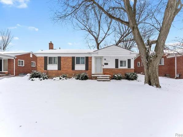 27319 Kennedy St, Dearborn Heights, MI 48127