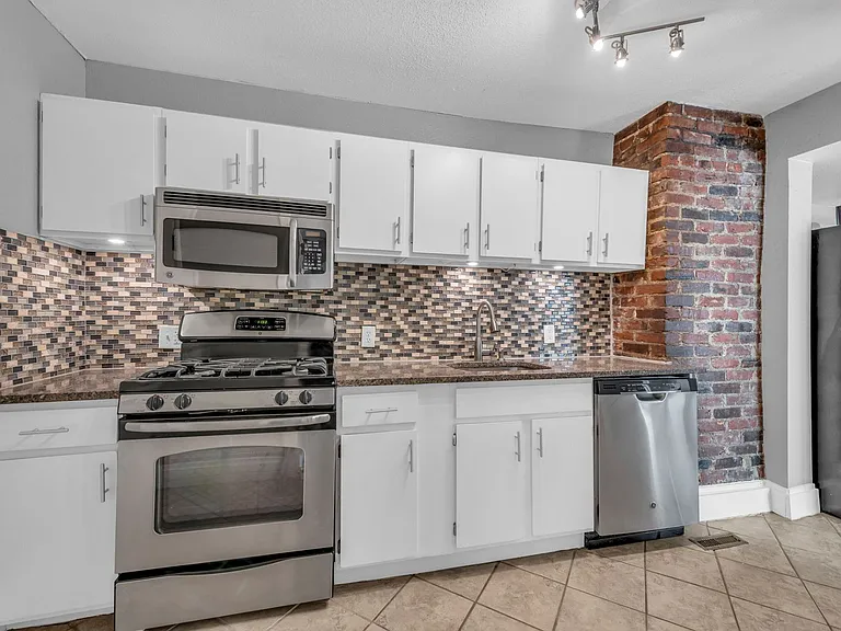 4226 Locust St — Photo 27