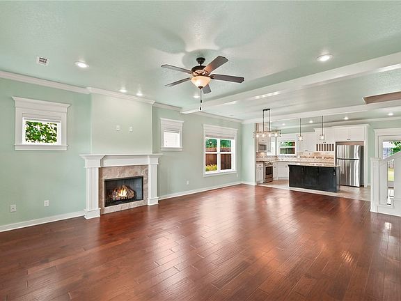 4th image of 610 S 59th Ct