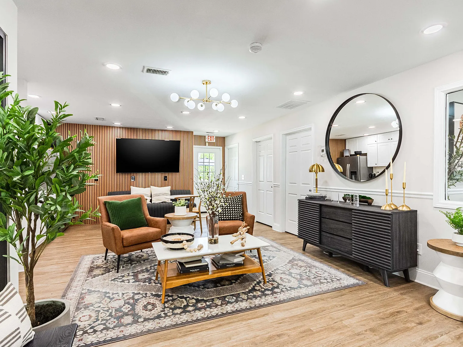 Shadowbluff Apartments — Photo 4