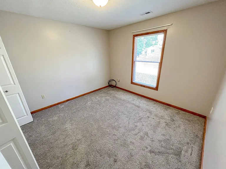 681 Maple Ave — Photo 36