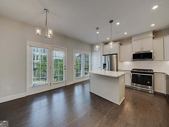 4th image of 327 Hudson Way