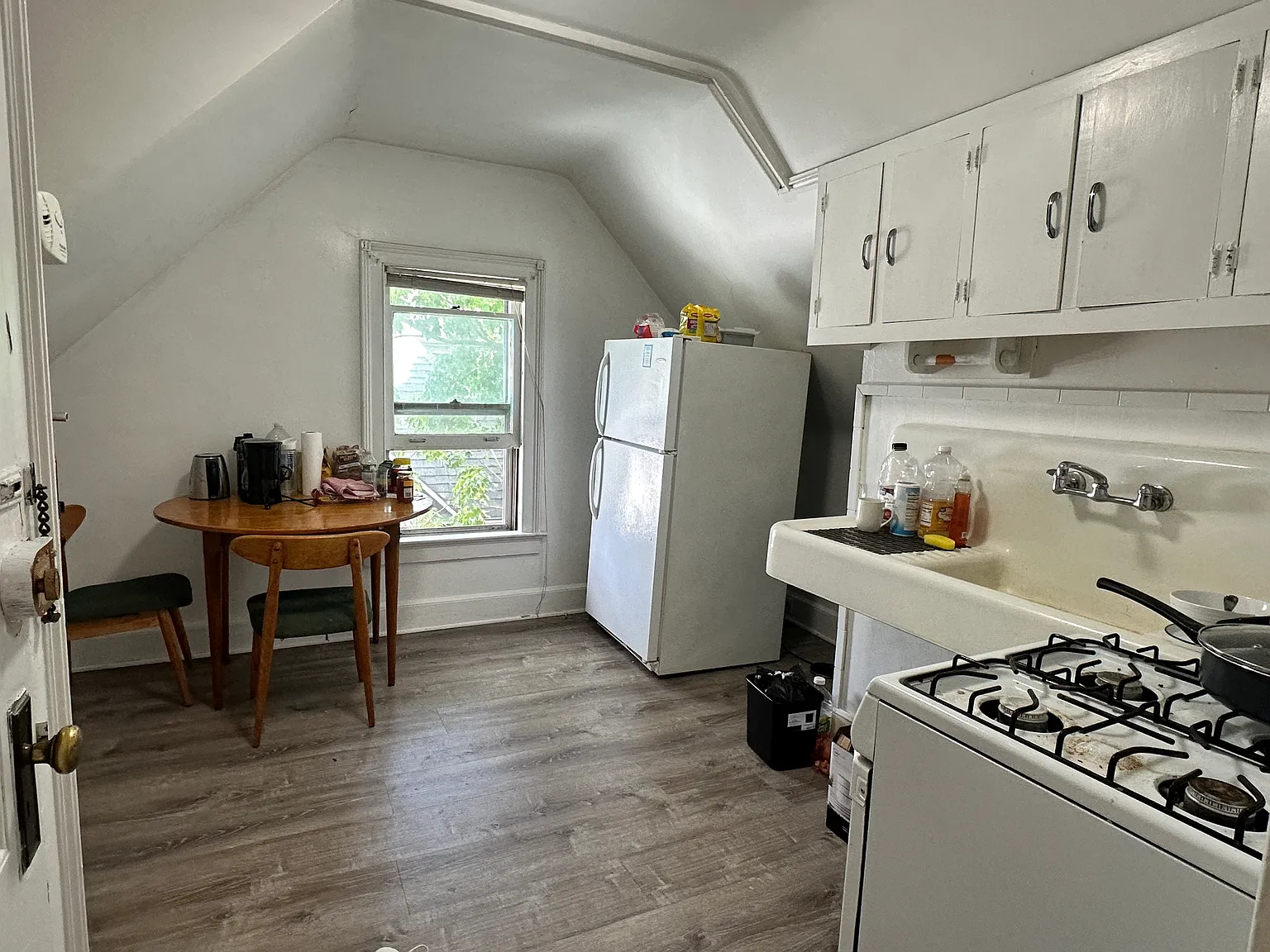 1 bed, 750 sqft, $845 — Photo 1