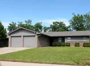 1105 Ridgeway Dr, Yukon, OK 73099