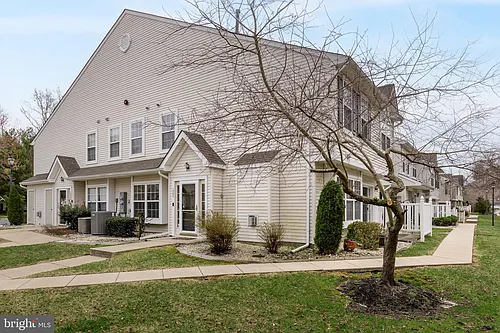 1505 Beacon Hill Dr Photo 1