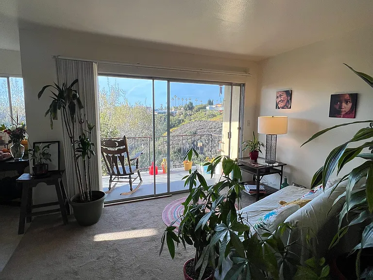 Clairemont Dr — Photo 18
