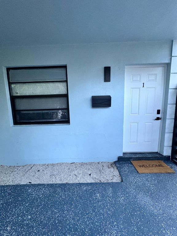 221 SE 11th Ave #2, photo 4