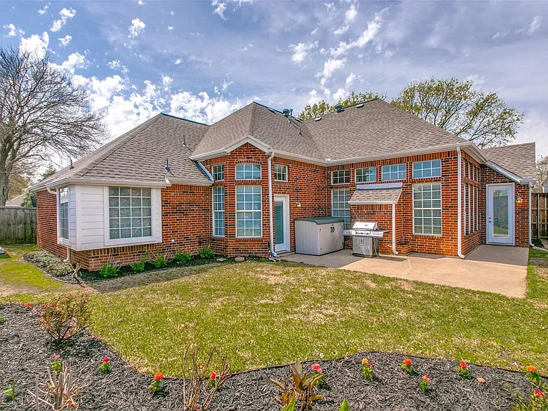 3408 Devonshire Ct — Photo 8