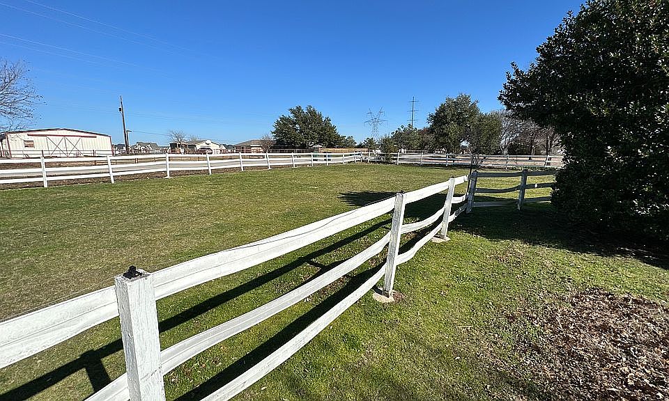 2nd image of 5000 Old Gate Ln