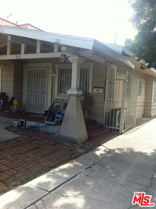 2nd image of 824 N Hobart Blvd