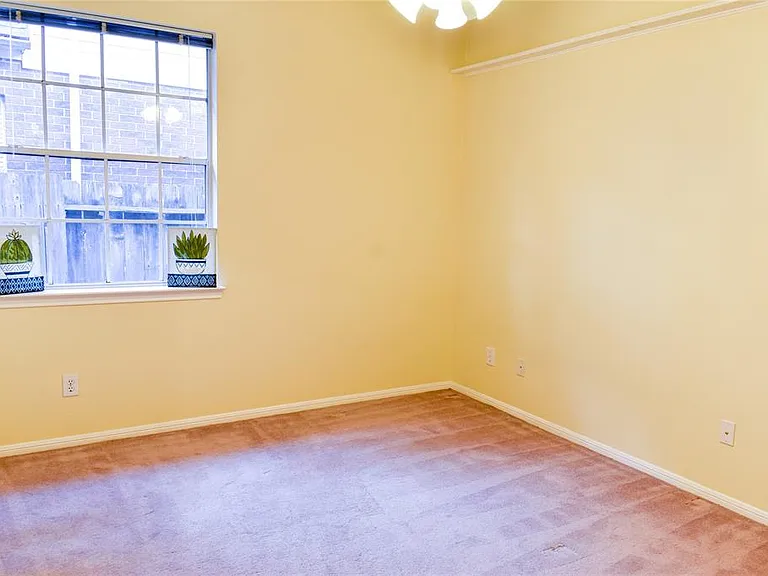 3215 Quiet Lake Dr — Photo 13