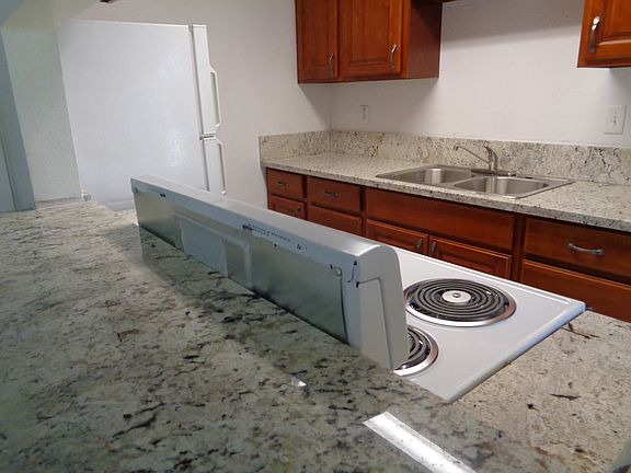 4th image of 922 Carro Dr APT 4