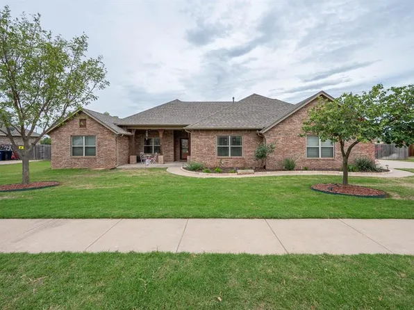 2825 Siena Cir, Yukon, OK 73099
