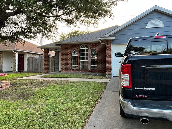 3rd image of 7733 Fox Dr