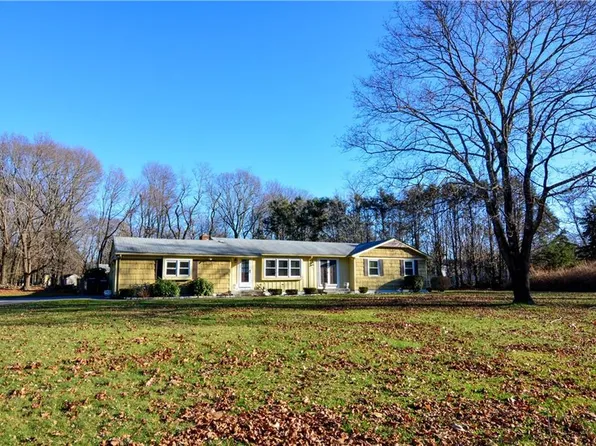 43 Northbriar Dr, North Kingstown, RI 02852