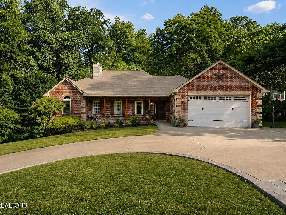 1st image of 4505 Mockingbird Ln