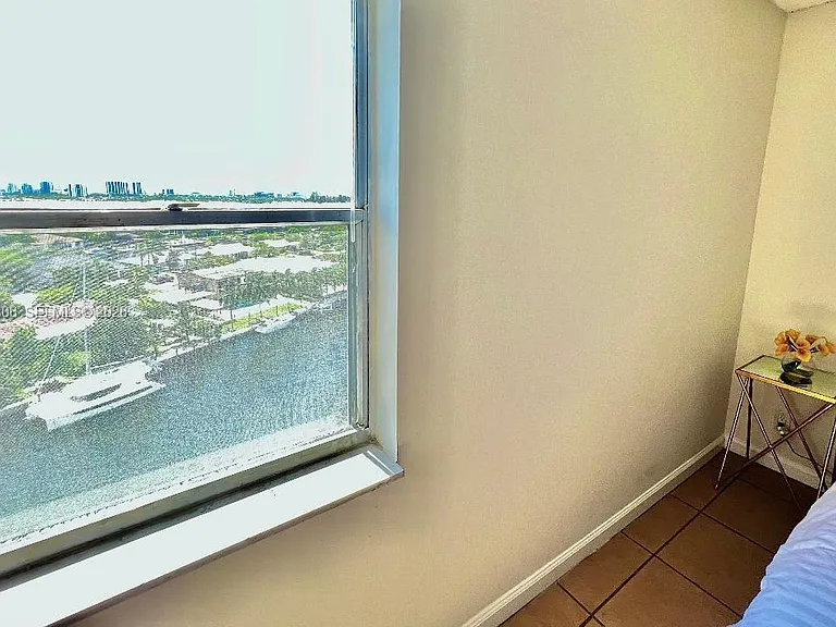 401 Golden Isles Dr #1011 — Photo 21