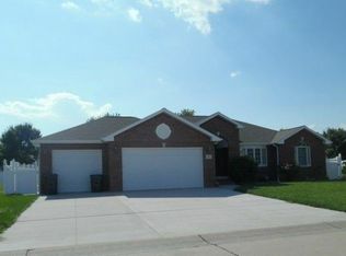 816 Clearwater Ct, North Platte, NE 69101
