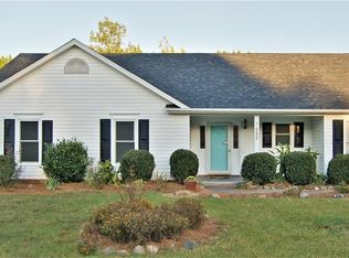 553 Covington Ridge Rd, Winston Salem, NC 27107