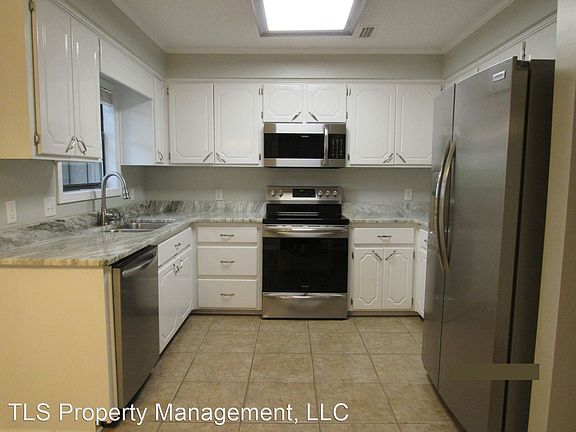 2nd image of 110 Woodley Dr #1