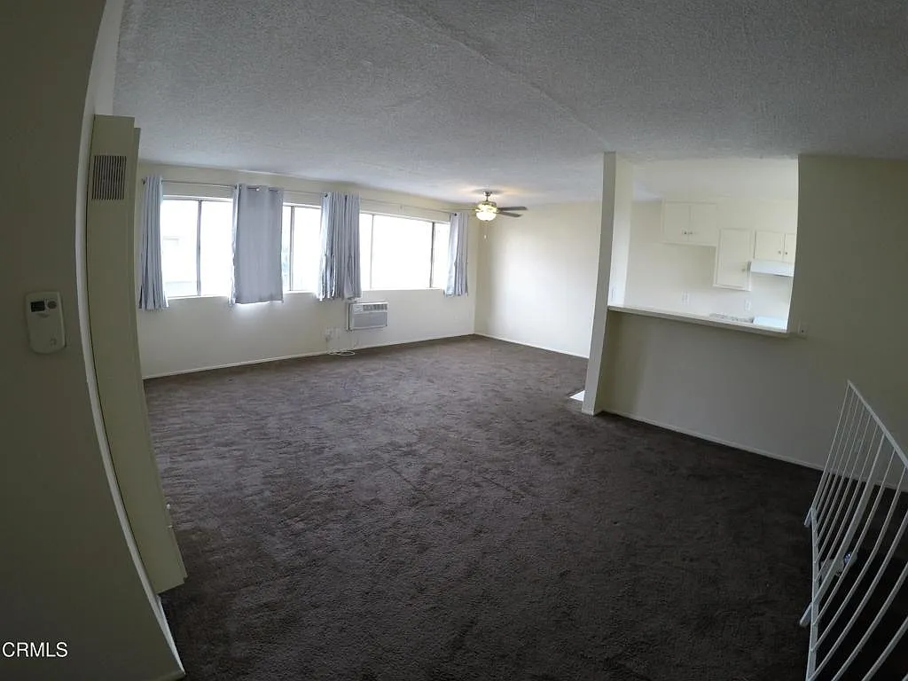 Building Photo - 13050 Dronfield Ave #21