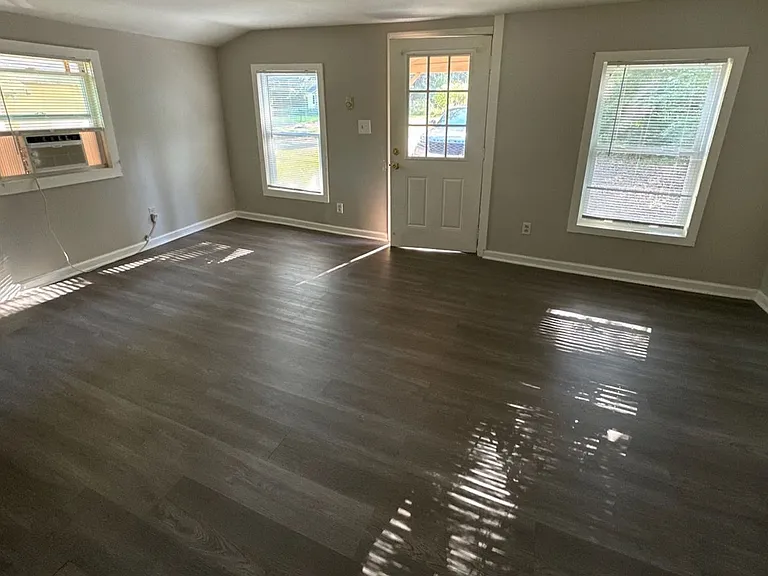 1808 W Davidson Ave — Photo 1