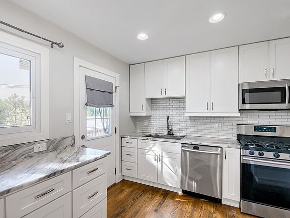 4th image of 2050 Shepard Rd