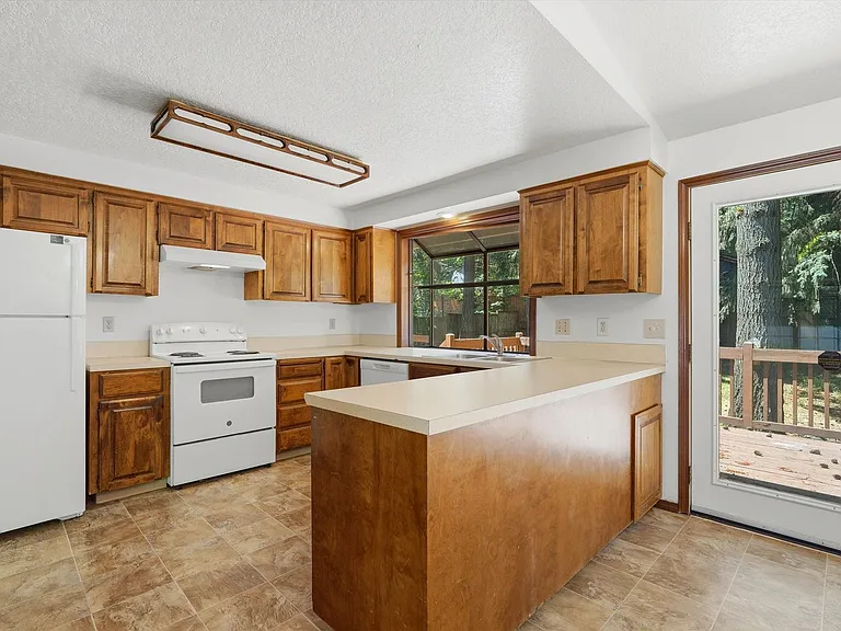 6667 SW 153rd Ave — Photo 7