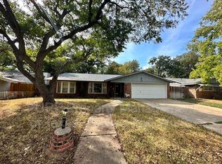 2113 Williams Pl, Fort Worth, TX 76111