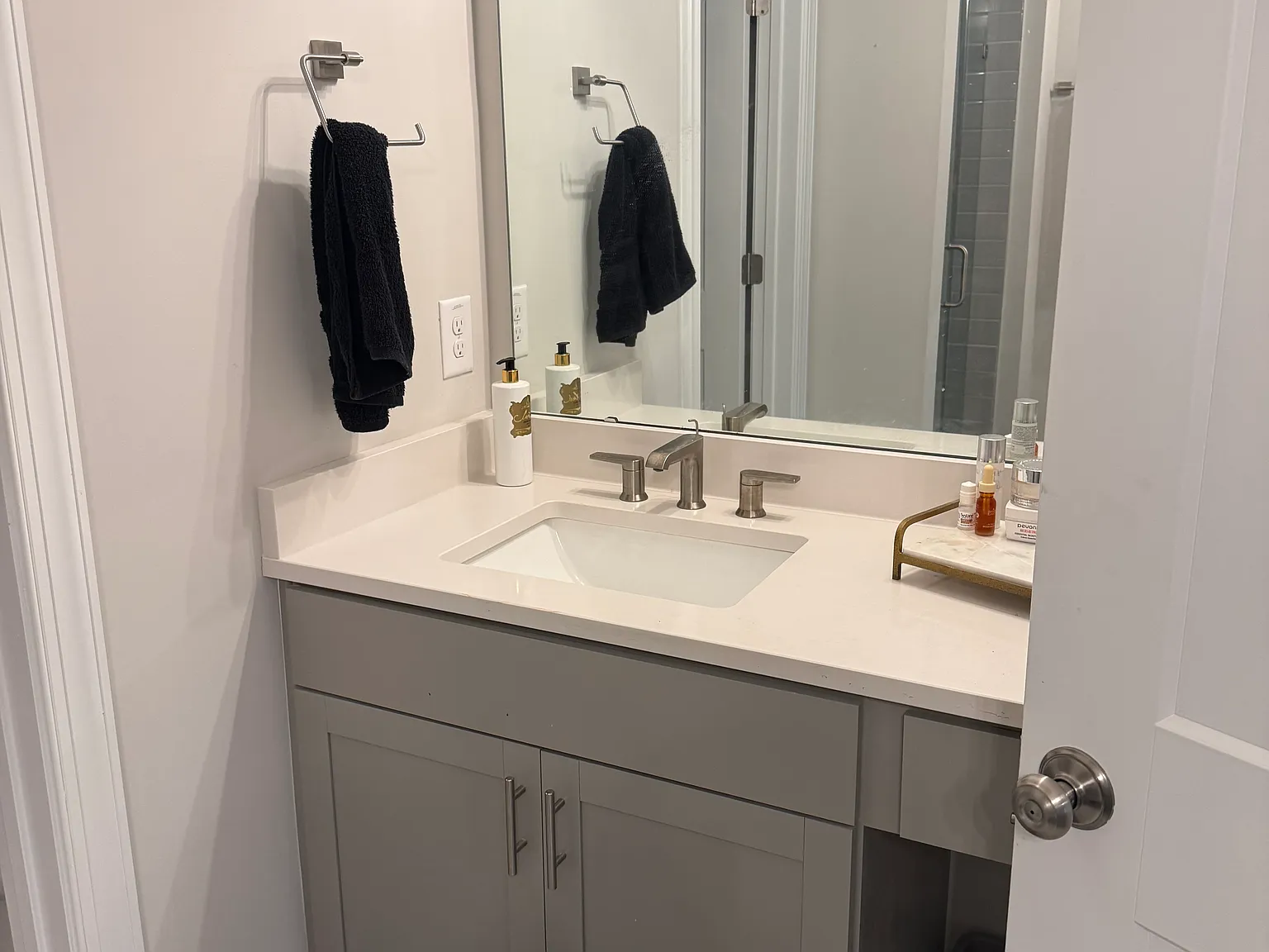 3 bed, 2463 sqft, $3,750 — Photo 2